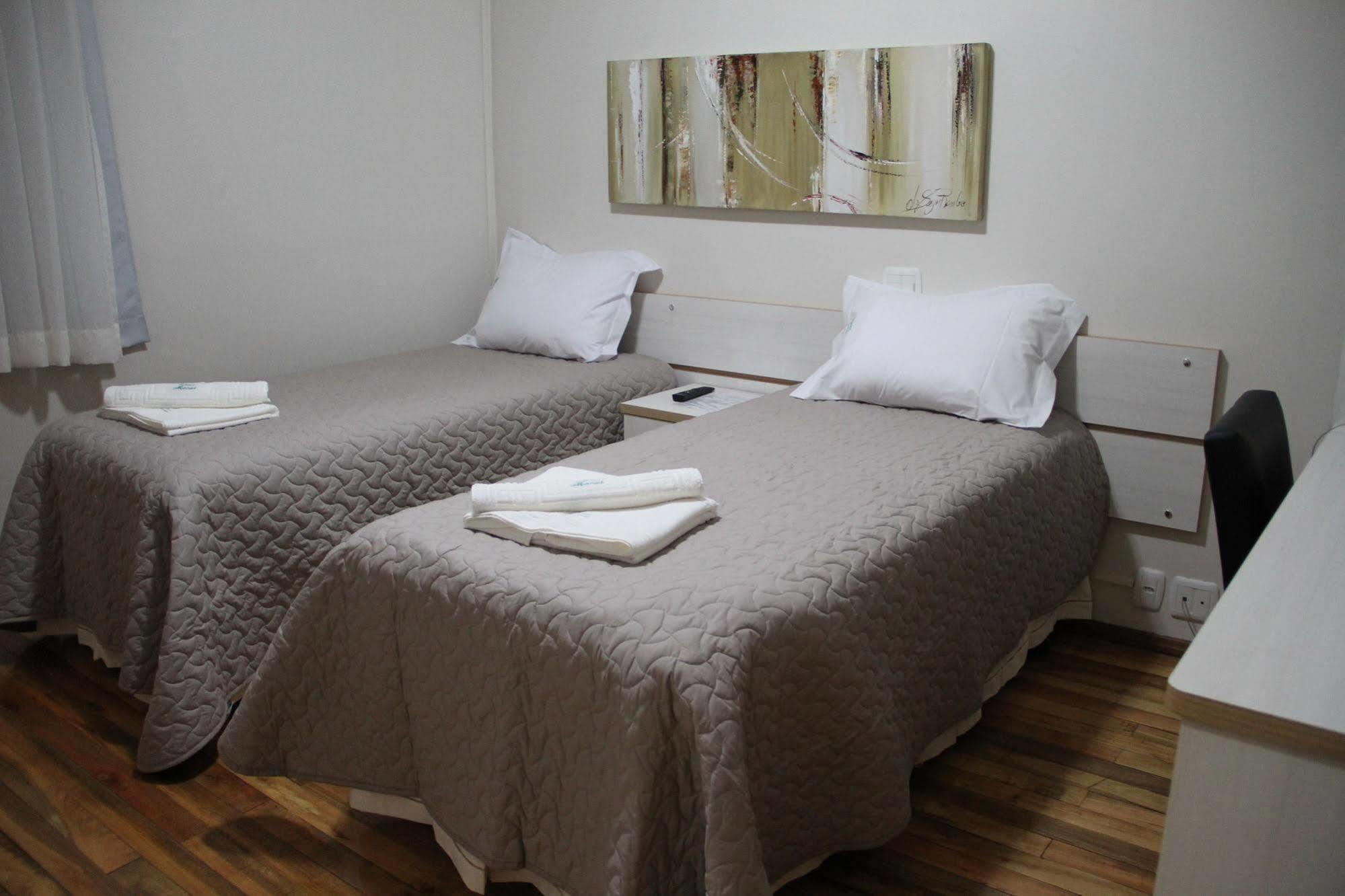 Hotel Monet Ерешим Екстериор снимка